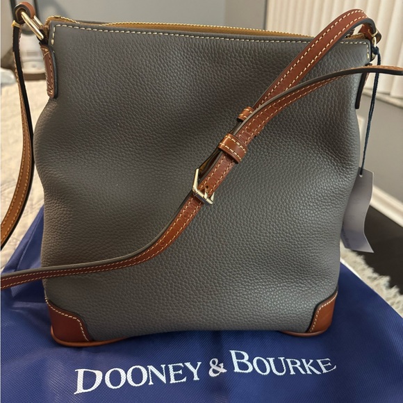 NWT Dooney and Bourne Crossbody - Picture 4 of 6